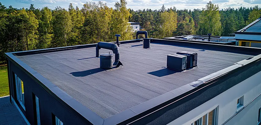 Professional Flat Roof Replacement Services in Evansville, WI