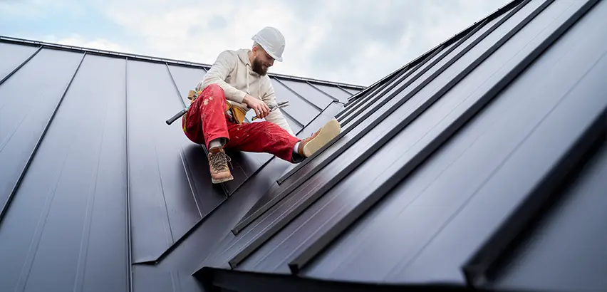 Professional Roof Valley Installation Services in Evansville, WI